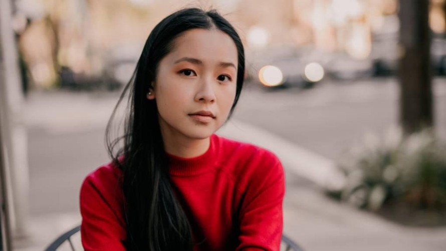 Cô sinh viên gốc Việt 18 tuổi, được vinh danh Nhà thơ trẻ quốc gia 2021 tại Mỹ 