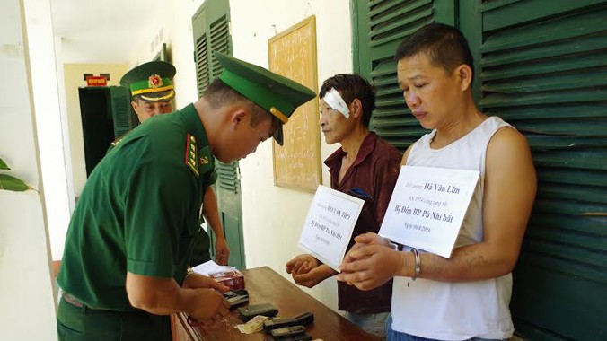 Hai đối tượng bị bắt giữ. Ảnh: Bộ đội Biên phòng tỉnh Thanh Hóa.