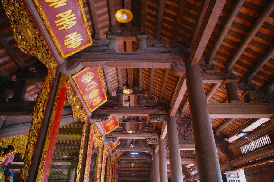 Kiến trúc độc đáo của ngôi chùa làm bằng gỗ lim ở Hà Tĩnh