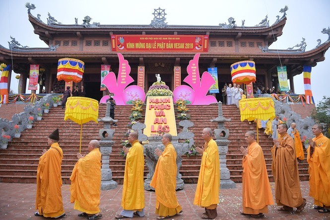 Giáo hội Phật giáo Việt Nam khuyến cáo không tụ tập đông người mừng đại lễ Phật đản
