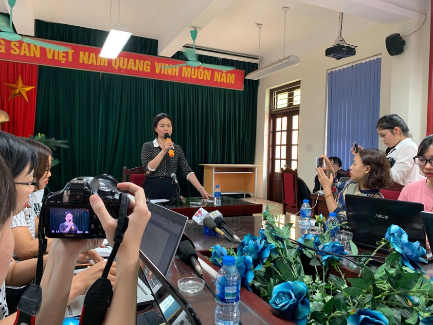 Hiệu trưởng Trường Trần Phú, quận Hoàng Mai trả lời báo chí
