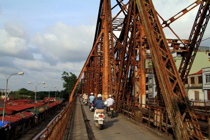 Bắt đầu cấm một chiều cầu Long Biên để gia cố 