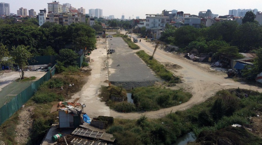 Dự án 2km chậm gần 10 năm do vướng GPMB tại phường Định Công, quận Hoàng Mai.