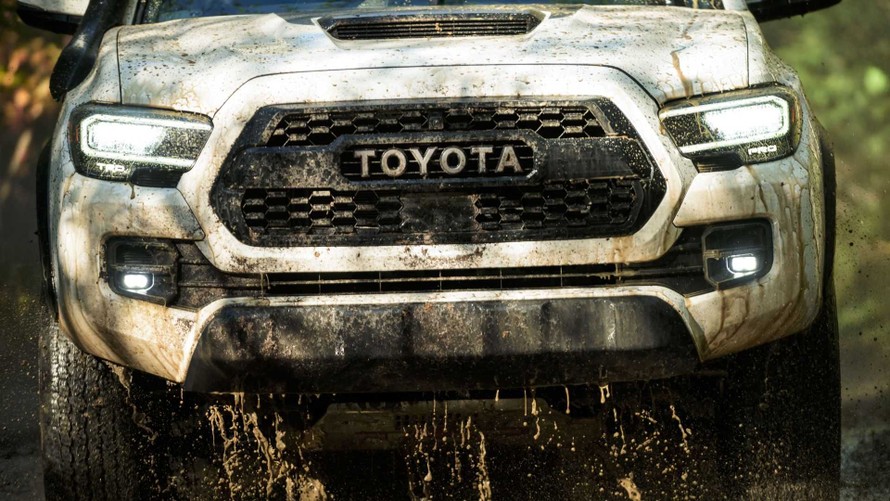 Toyota Hilux mới chia sẻ khung gầm với bán tải cỡ lớn Tundra?