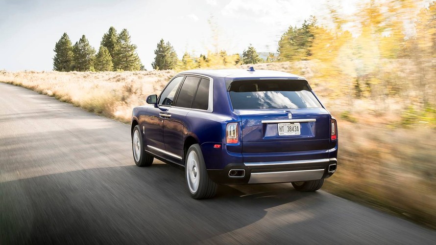 Hàng trăm SUV siêu sang Rolls-Royce Cullinan bị triệu hồi