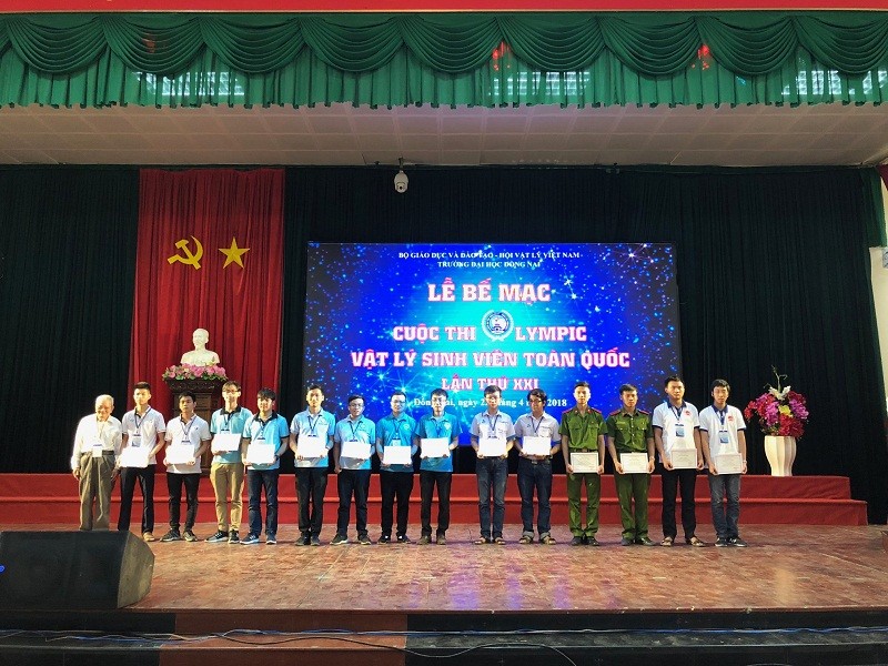 Trao giải Nhất cá nhân và giải Nhì toàn đoàn cho trường ĐH Sư phạm Thái Nguyên