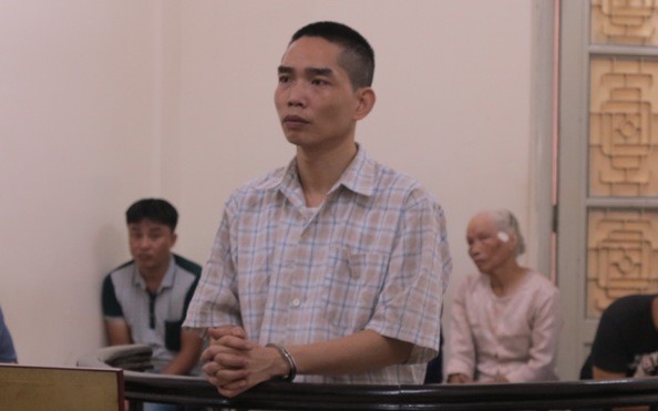Bị cáo Nguyễn Văn Vụ tại tòa.