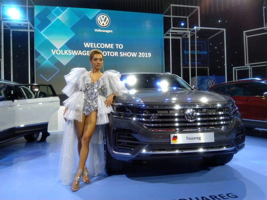 Chiếc xe Volkswagen Touareg tạm nhập về trưng bày tại triển lãm Vietnam Motor Show 2019, có bản đồ định vị “đường lưỡi bò”