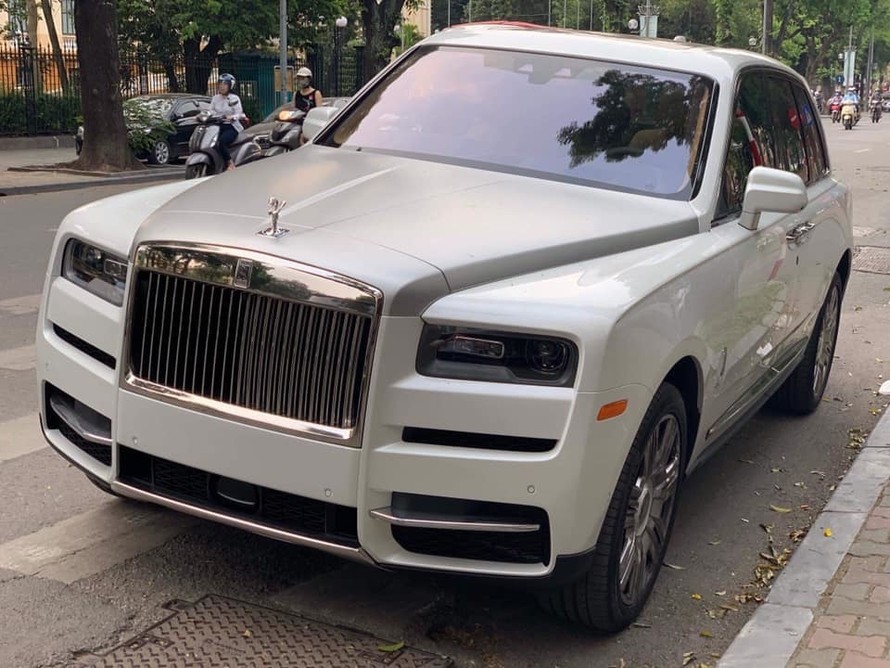 Rolls-Royce Cullinan màu trắng nguyên bản khi mới nhập về