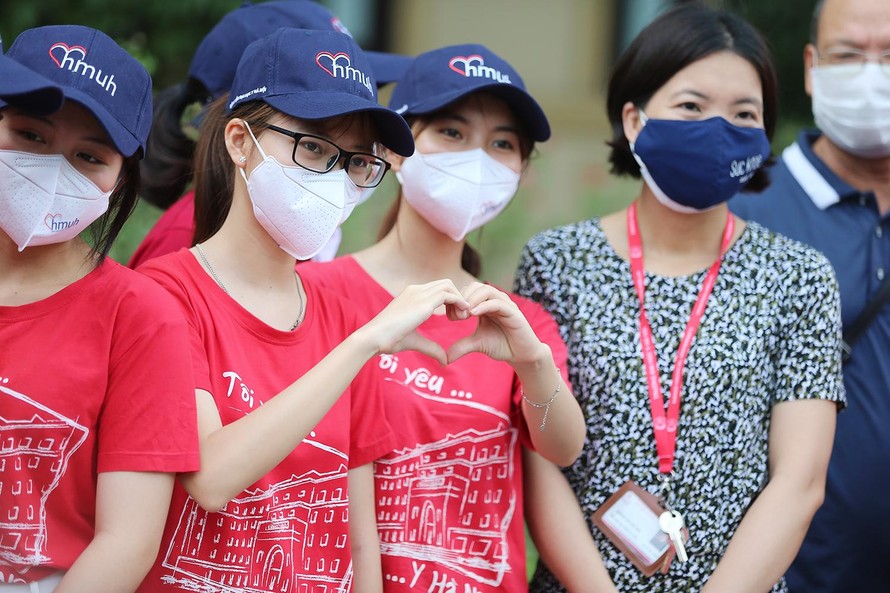 Sinh viên trường ĐH Y Hà Nội lên đường chi viện cho Bắc Ninh