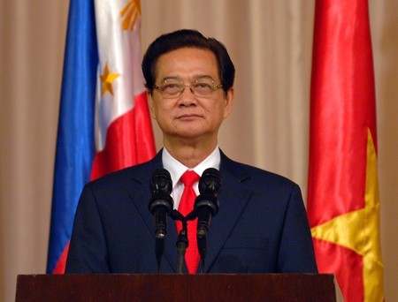 Thủ tướng Nguyễn Tấn Dũng phát biểu tại buổi họp báo sau Hội đàm Việt Nam-Philippines chiều 21/5. Ảnh: VGP/Nhật Bắc