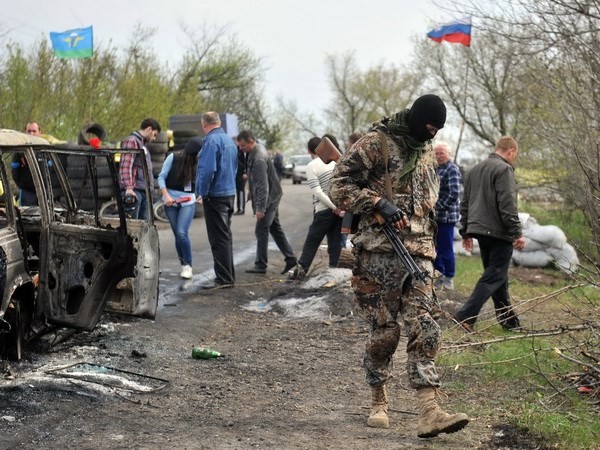 Hiện trường vụ tấn công ở ngoại ô thành phố Slavyansk ngày 20/4.