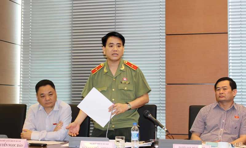 Thiếu tướng Nguyễn Đức Chung, Giám đốc Công an Hà Nội tại phiên thảo luận về Bộ Luật hình sự sửa đổi chiều 26/5. Ảnh: Như Ý