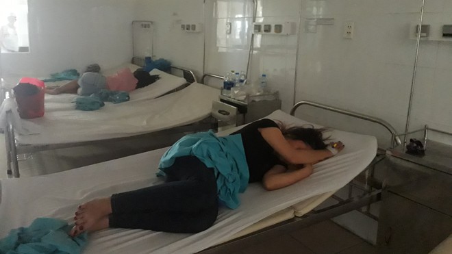 Đến sáng ngày 15/5, vẫn còn 5 du khách đang chữa trị và theo dõi tại Khoa y học Nhiệt đới (Bệnh viện Đa khoa Đà Nẵng)