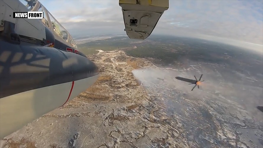 ‘Xe tăng bay’ Su-34 hủy diệt hàng loạt mục tiêu mặt đất