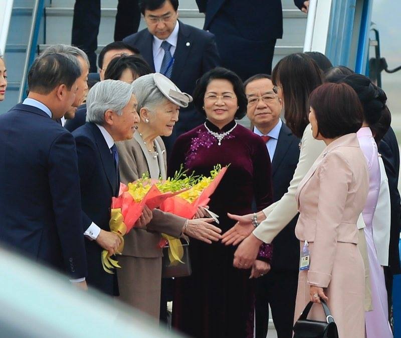 [ẢNH] Nhà vua và Hoàng hậu Nhật Bản thân thiện ở Việt Nam