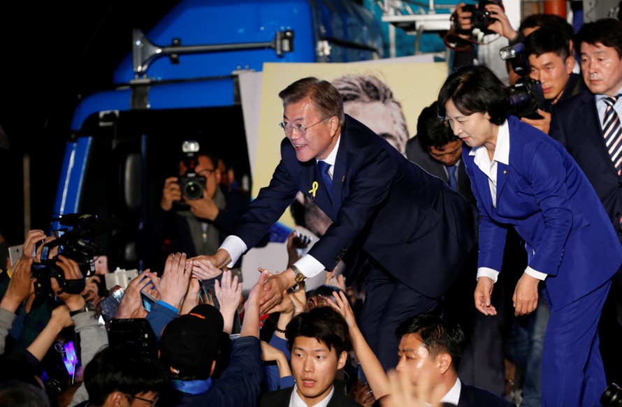 Nhiều thách thức chờ tân Tổng thống Hàn Quốc Moon Jae-in. Ảnh: Yonhap