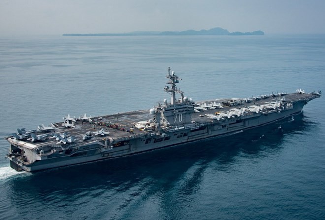 Tàu sân bay chạy bằng năng lượng hạt nhân USS Carl Vinson. Ảnh: CNN