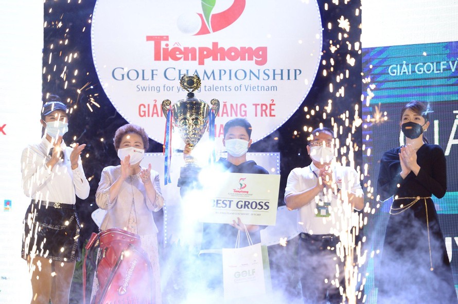 Golfer 14 tuổi Nguyễn Anh Minh vô địch Tiền Phong Golf Championship mùa thứ 5