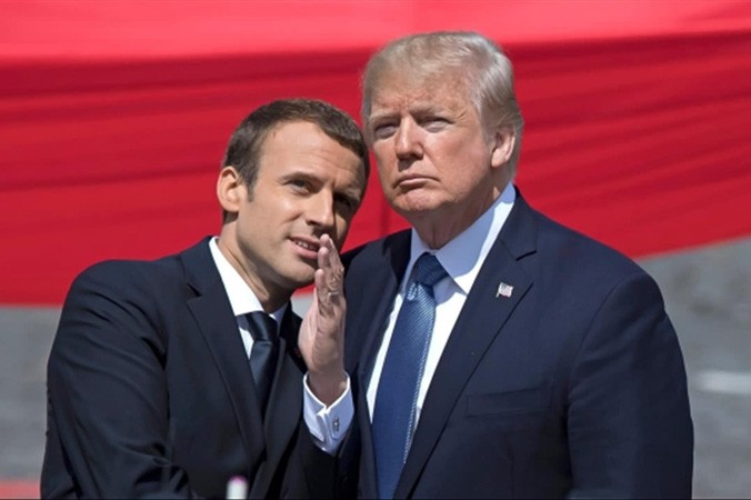 Nỗ lực của Tổng thống Pháp Emmanuel Macron (trái) nhằm xây dựng quan hệ gần gũi với Tổng thống Mỹ Donald Trump được đánh giá là nhằm khôi phục địa vị của Pháp. Ảnh: Economist.