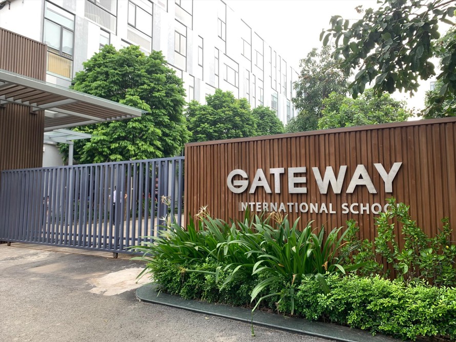 Trường Gateway, nơi xảy ra sự việc đau lòng