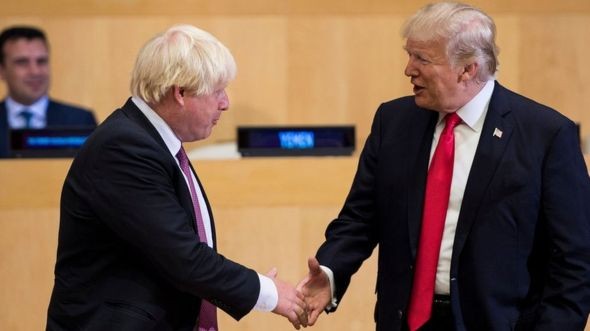 Tổng thống Mỹ Donald Trump đã bày tỏ sự ủng hộ dành cho ứng viên Boris Johnson (trái), cựu Ngoại trưởng Anh, trong cuộc tranh cử Thủ tướng Anh