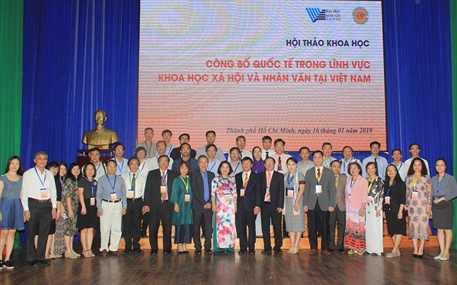 Các đại biểu tham dự Hội thảo khoa học “Công bố quốc tế trong lĩnh vực Khoa học xã hội và nhân văn tại Việt Nam”. Ảnh: NGÔ TÙNG ​