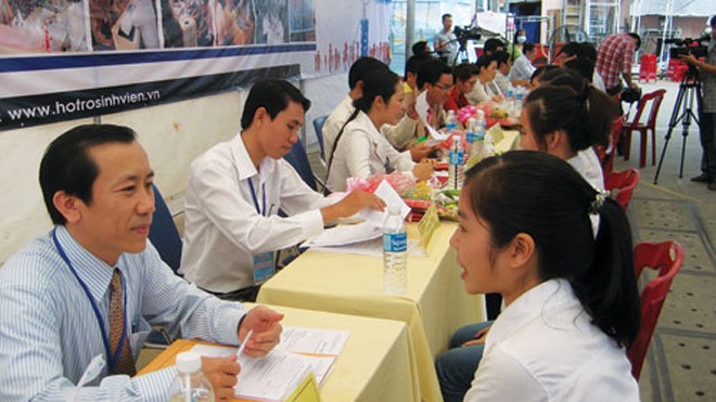 Tổ chức ngày hội việc làm có sự tham gia của doanh nghiệp cũng là một hoạt động có lợi cho trường lẫn doanh nghiệp - Ảnh: Đào Ngọc Thạch