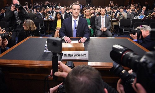 CEO Mark Zuckerberg đối diện với nhiều câu hỏi hóc búa từ Thượng viện Mỹ. Ảnh: AFP.