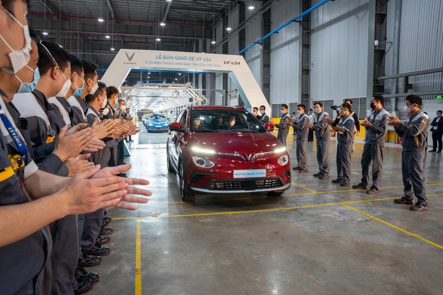 VinFast VF e34 xuất xưởng, khai mở kỷ nguyên ô tô điện thông minh tại Việt Nam