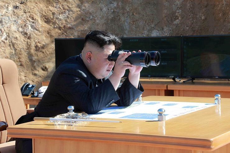 Nhà lãnh đạo Triều Tiên Kim Jong-un đã giám sát vụ thử một loại vũ khí “chiến thuật có điều khiển” mới trong ngày 17/4.