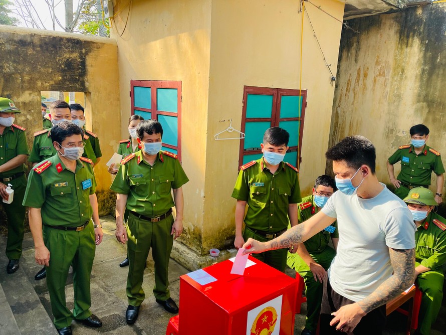Hơn 1.000 người bị tạm giam, tạm giữ tại Thanh Hóa, An Giang hoàn thành bỏ phiếu 