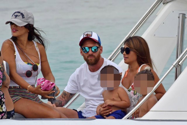Sau World Cup, Messi và các ngôi sao kéo nhau đi nghỉ hè