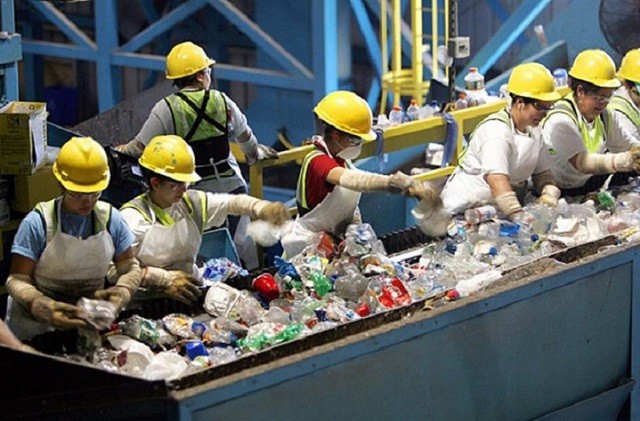 Thụy Điển tái chế 99% lượng rác thải như thế nào?