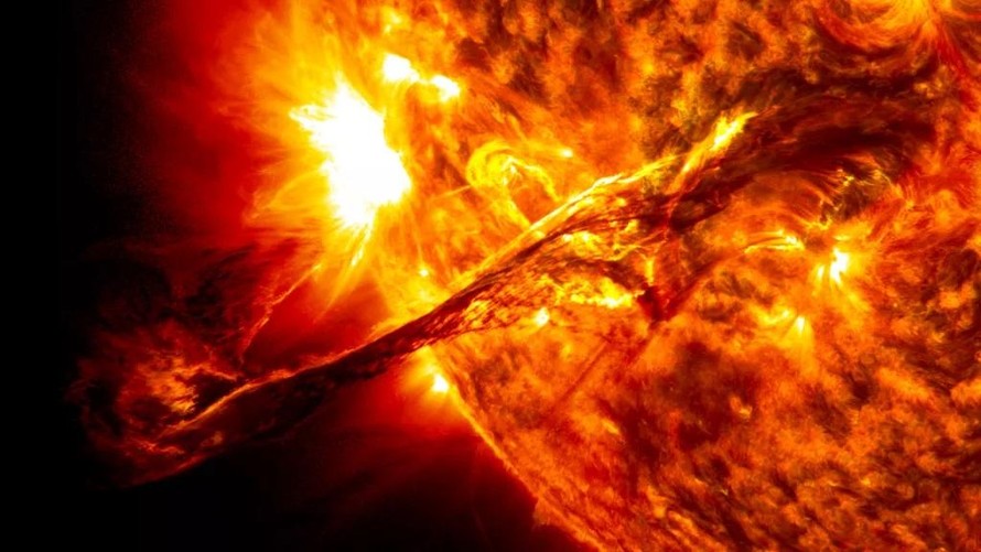 Vụ phun trào khí plasma từ tính lớn gấp 10 lần so với bất kỳ ngôi sao nào giống mặt trời.
