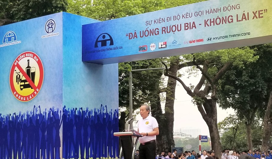 Phó Thủ tướng Thường trực Trương Hòa Bình kêu gọi cộng đồng cùng hành động “Đã uống rượu bia - Không lái xe”. 