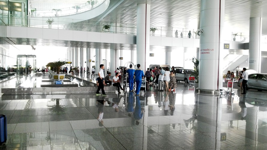 Nhà ga quốc tế (T2) sân bay Nội Bài dự kiến được mở rộng để nâng công suất lên gấp rưỡi hiện nay.