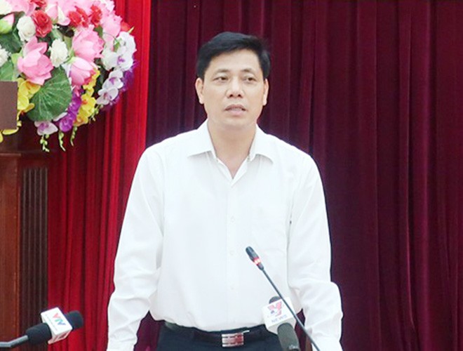 Thứ trưởng GTVT Nguyễn Ngọc Đông trả lời báo chí.
