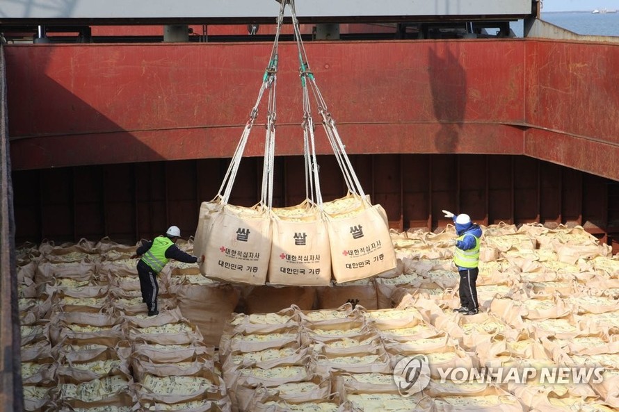 Triều Tiên bất ngờ thông báo sẽ không nhận 50.000 tấn gạo viện trợ từ Hàn Quốc. Ảnh: Yonhap