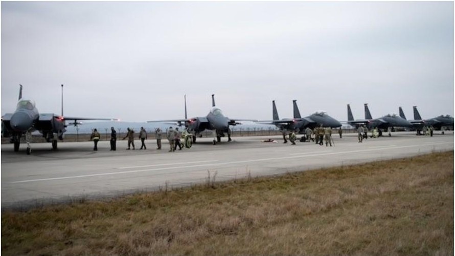 Máy bay của Phi đội máy bay chiến đấu số 336 của Không quân Mỹ đến Romania, ngày 15/12/2021. Ảnh: Không Quân Mỹ