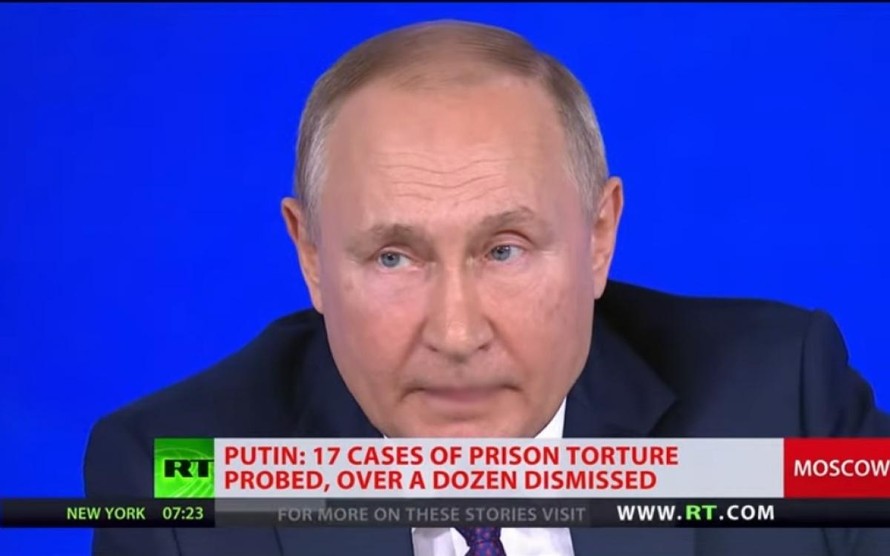 Tổng thống Putin trong buổi họp báo 23/12. Ảnh: Đài RT.