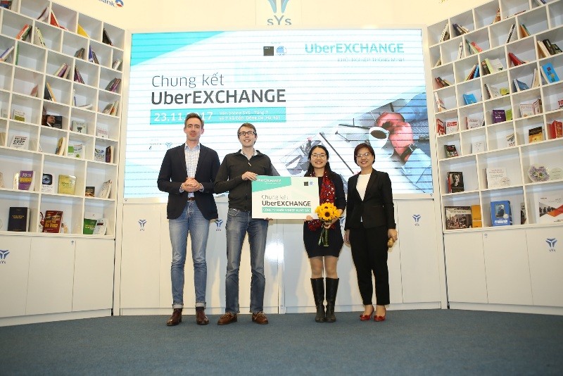 Các thành viên dự án Logivan xuất sắc giành giải Nhất cuộc thi UberEXCHANGE - Khởi nghiệp thông minh.
