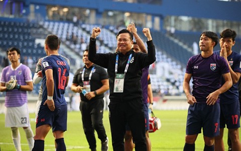 HLV Sirisak Yodyardthain tự tin sẽ giúp Thái Lan vô địch King's Cup 2019 