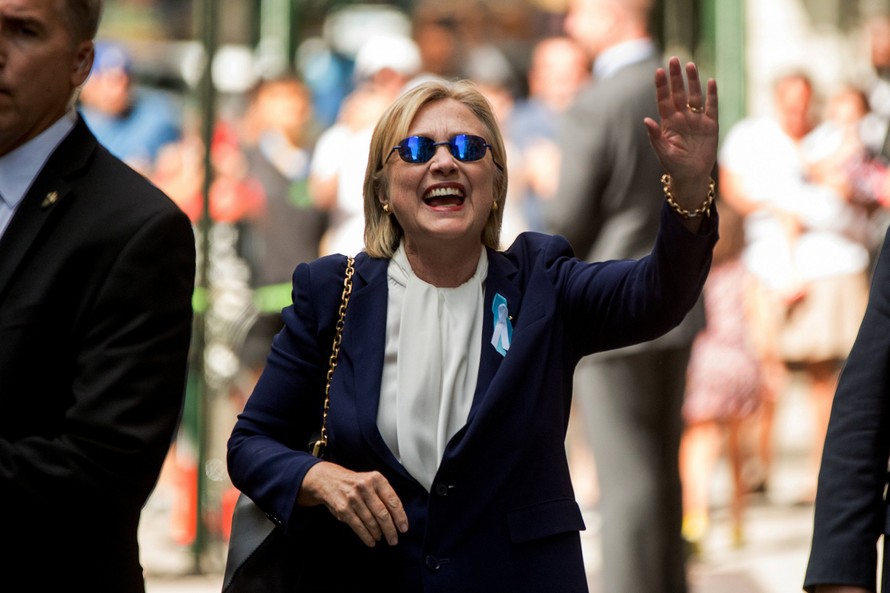 Bà Hillary cho biết đã cảm thấy khoẻ hơn và sẽ trở lại với chiến dịch tranh cử của mình vài ngày tới.