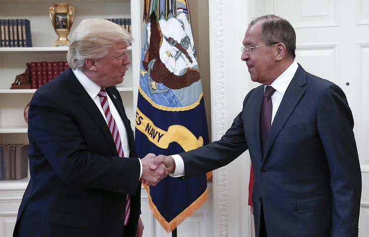 Tổng thống Donald Trump và Ngoại trưởng Nga Sergey Lavrov trong cuộc gặp tại Nhà Trắng hôm 10/5. Ảnh: Tass