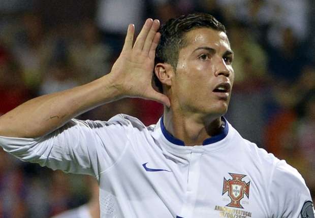 Real Madrid thách giá PSG vụ Ronaldo.