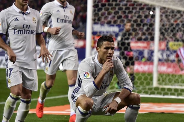 Ronaldo lập kỷ lục tại derby Madrid.