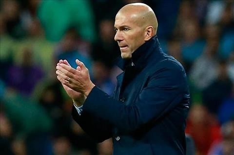 HLV Zinedine Zidane nghi ngờ có “kẻ phản bội” ở Real Madrid.