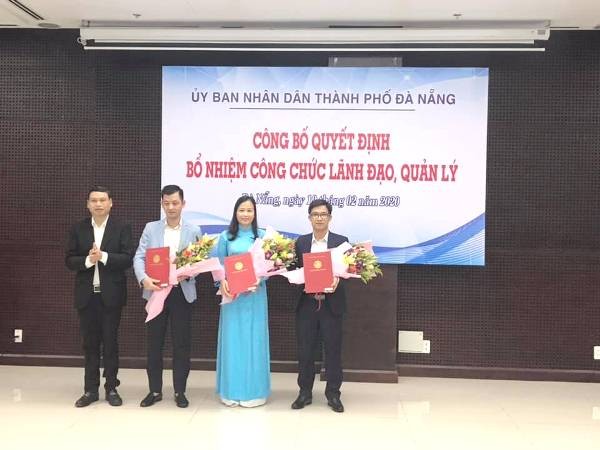 Quang cảnh buổi công bố các quyết định bổ nhiệm chức vụ lãnh đạo của UBND TP Đà Nẵng