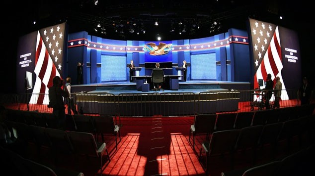 Sân khấu tại Đại học Nevada, nơi 2 ứng viên đang có cuộc tranh luận nảy lửa